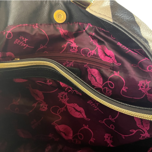 SOLD…..Betsey Johnson Vintage Y2K Purse Weekender Tote Extra Large Pink Bow - Picture 7 of 8